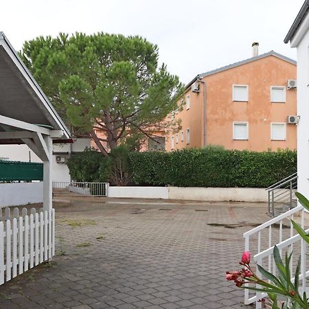 Apartments With A Parking Space Vantacici, Krk - 18476 Malinska Eksteriør billede